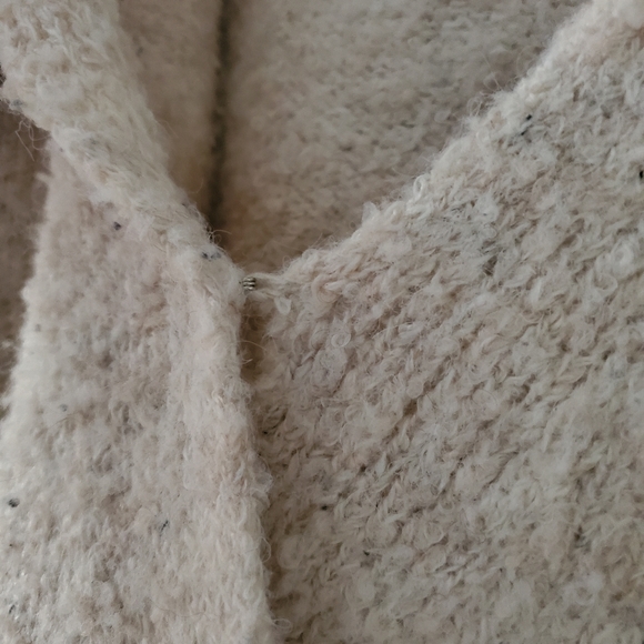 ASTR THE LABEL Cream Color Crossover Neckline Sweater Size S - Picture 3 of 5